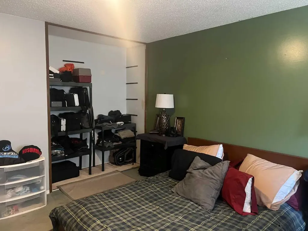 806 7 A Street Fox Creek AB T0H 1P0