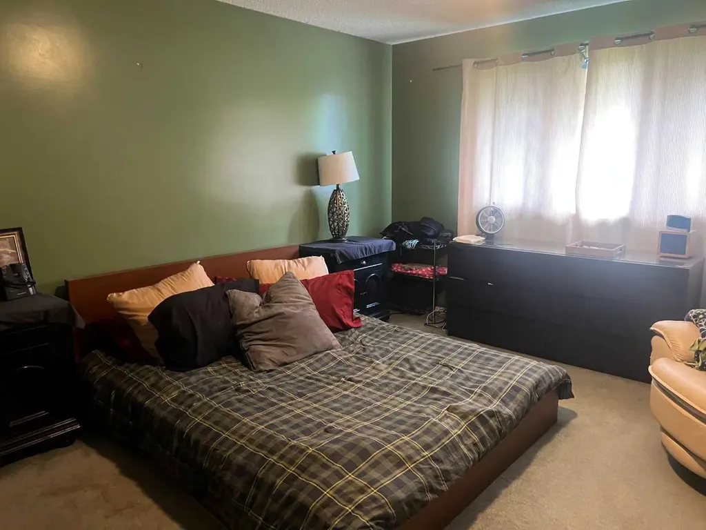806 7 A Street Fox Creek AB T0H 1P0