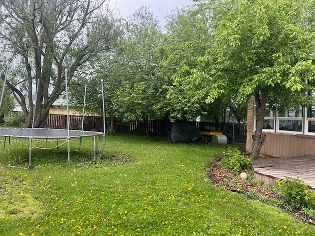806 7 A Street Fox Creek AB T0H 1P0