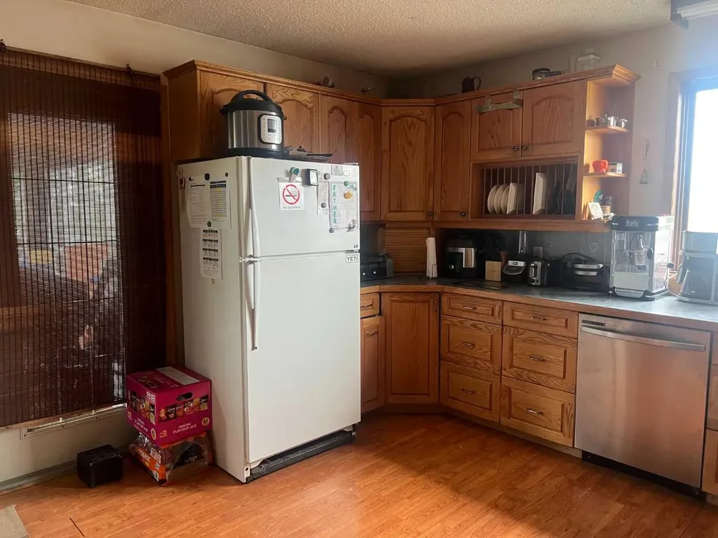 806 7 A Street Fox Creek AB T0H 1P0