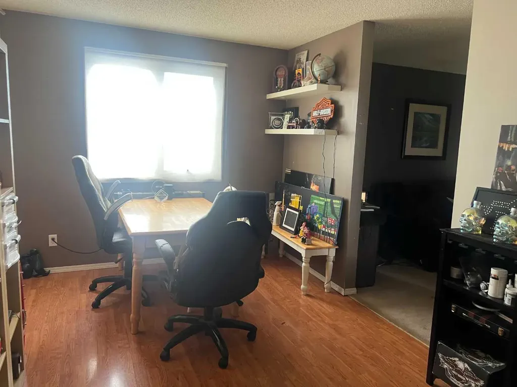 806 7 A Street Fox Creek AB T0H 1P0