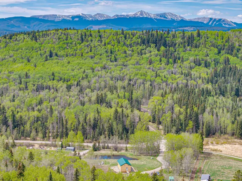 200 Fawn Hills Drive Bragg Creek AB T0L0K0