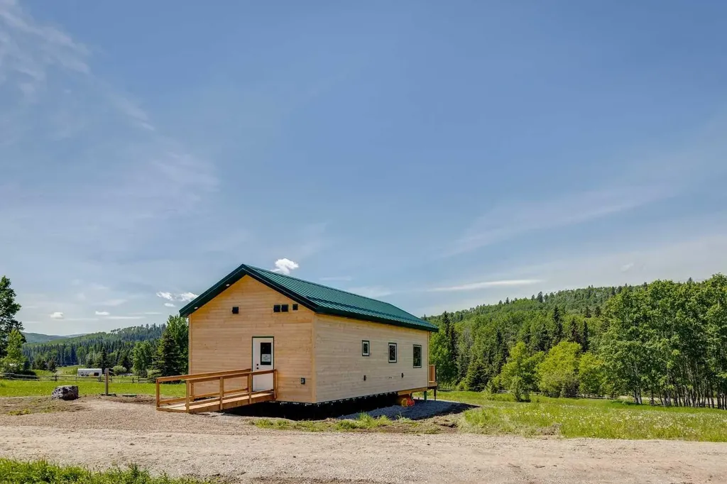 200 Fawn Hills Drive Bragg Creek AB T0L0K0