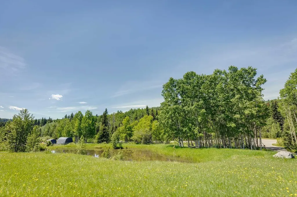 200 Fawn Hills Drive Bragg Creek AB T0L0K0
