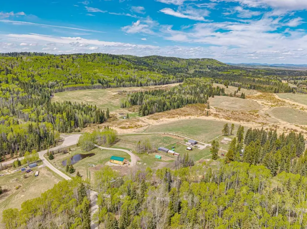 200 Fawn Hills Drive Bragg Creek AB T0L0K0
