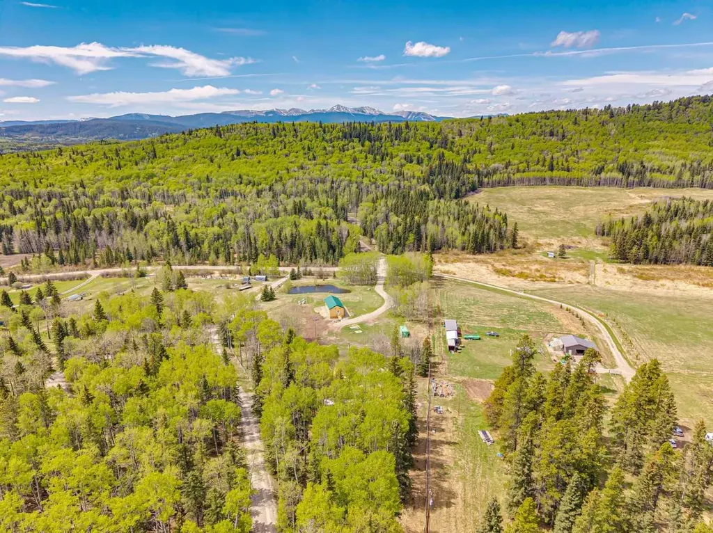 200 Fawn Hills Drive Bragg Creek AB T0L0K0