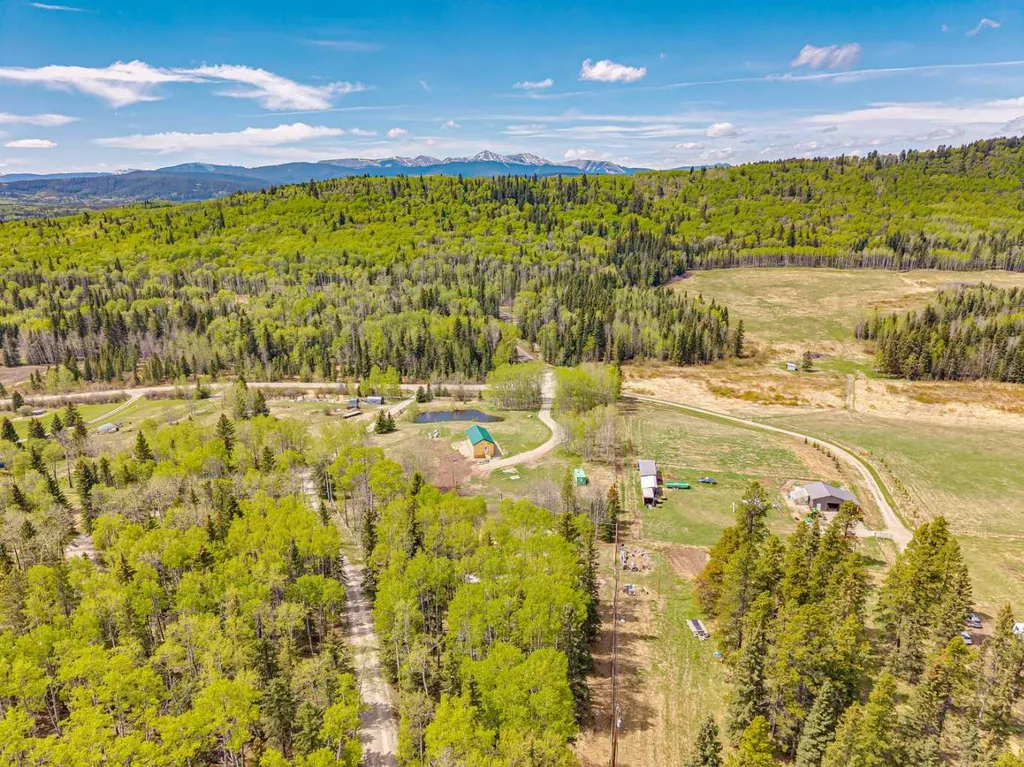 200 Fawn Hills Drive Bragg Creek AB T0L0K0
