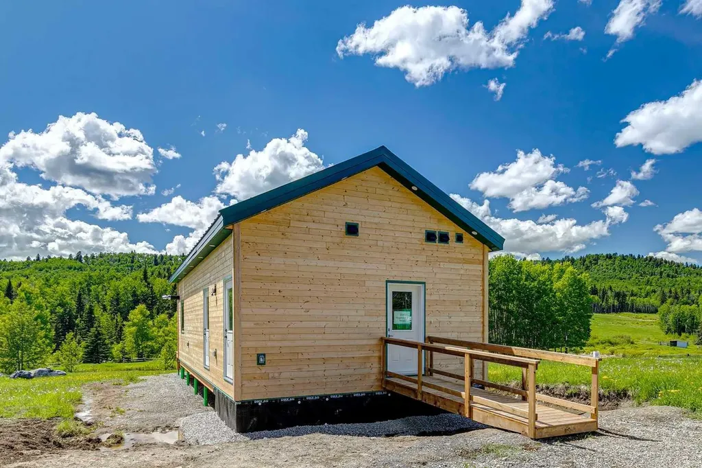 200 Fawn Hills Drive Bragg Creek AB T0L0K0