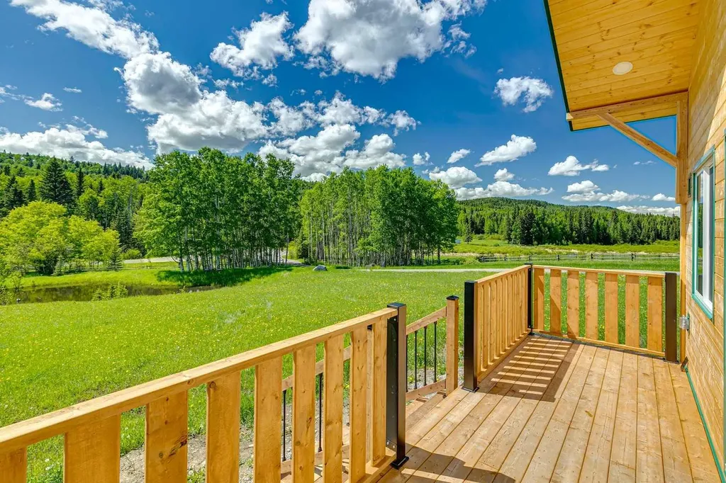 200 Fawn Hills Drive Bragg Creek AB T0L0K0