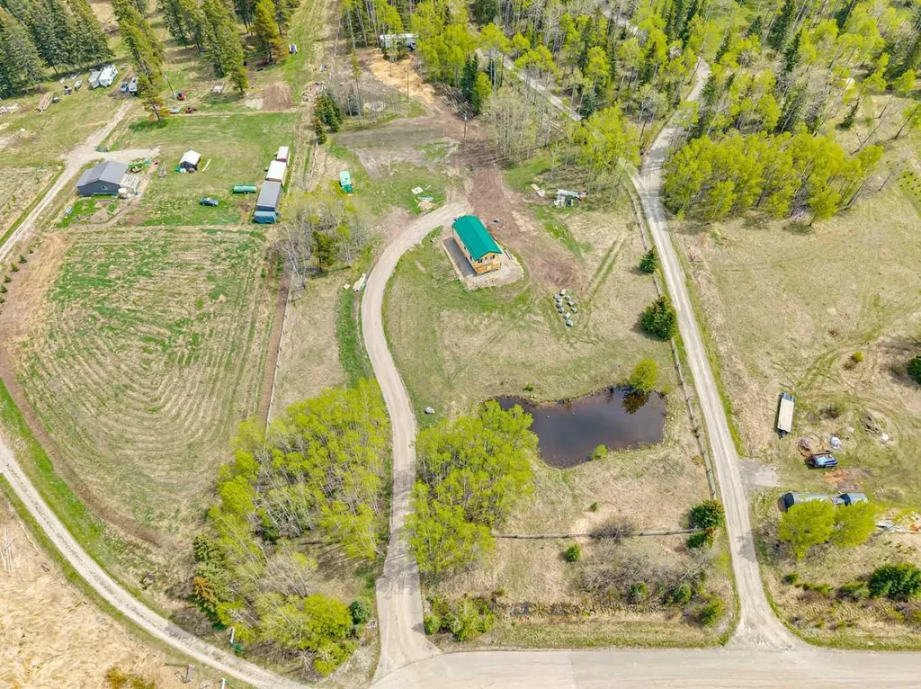 200 Fawn Hills Drive Bragg Creek AB T0L0K0