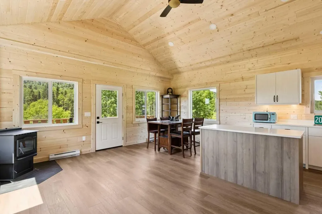 200 Fawn Hills Drive Bragg Creek AB T0L0K0