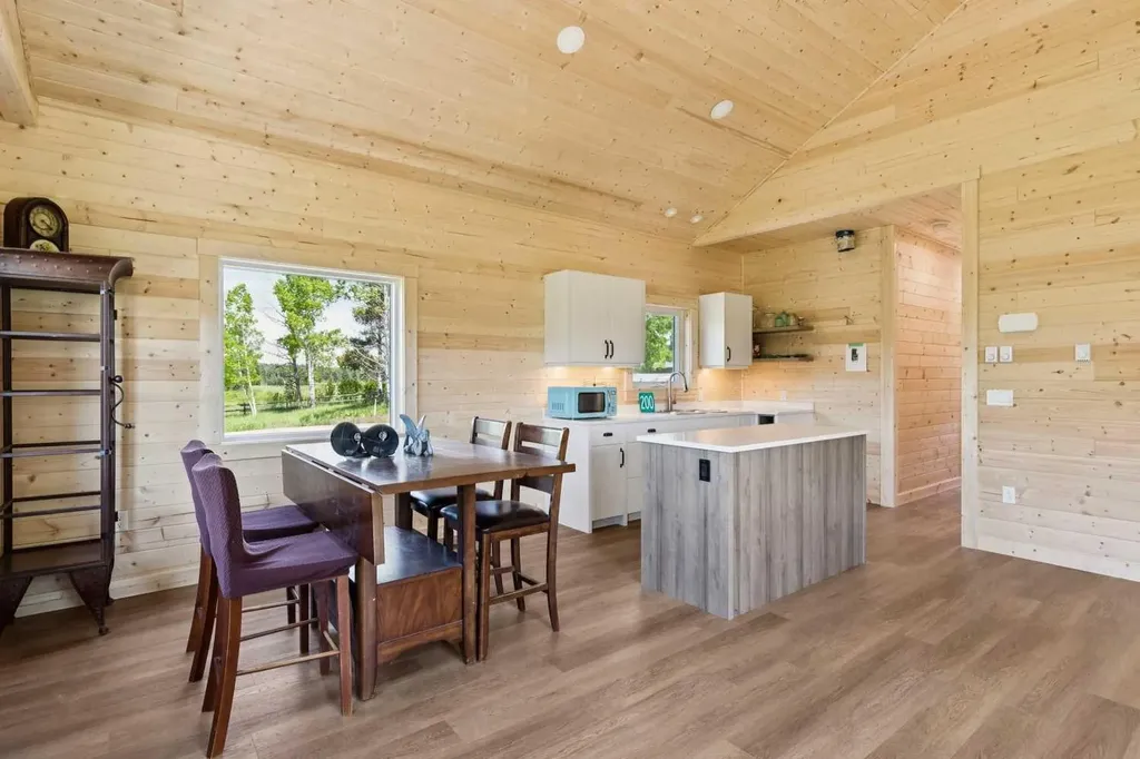 200 Fawn Hills Drive Bragg Creek AB T0L0K0