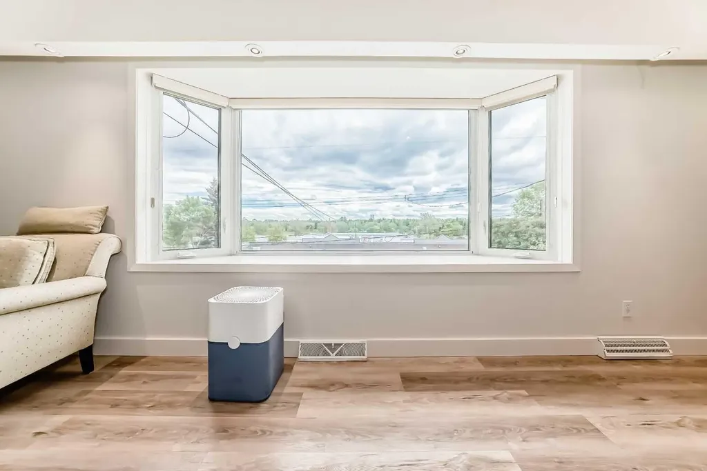 35 Collingwood Place NW Calgary AB T2L0R1