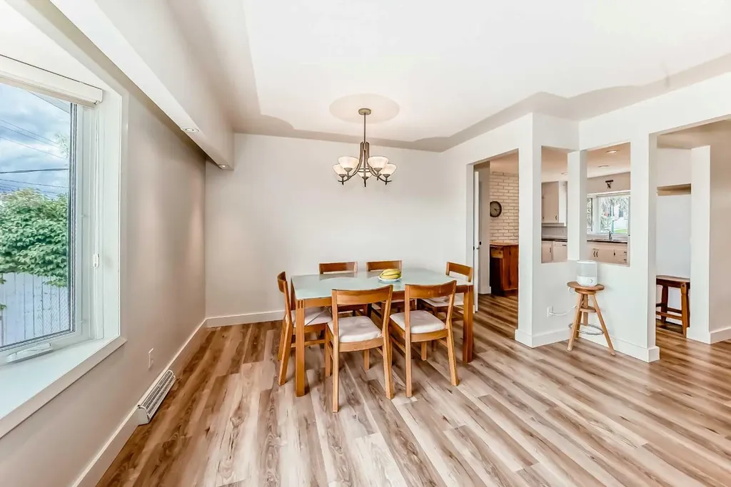 35 Collingwood Place NW Calgary AB T2L0R1