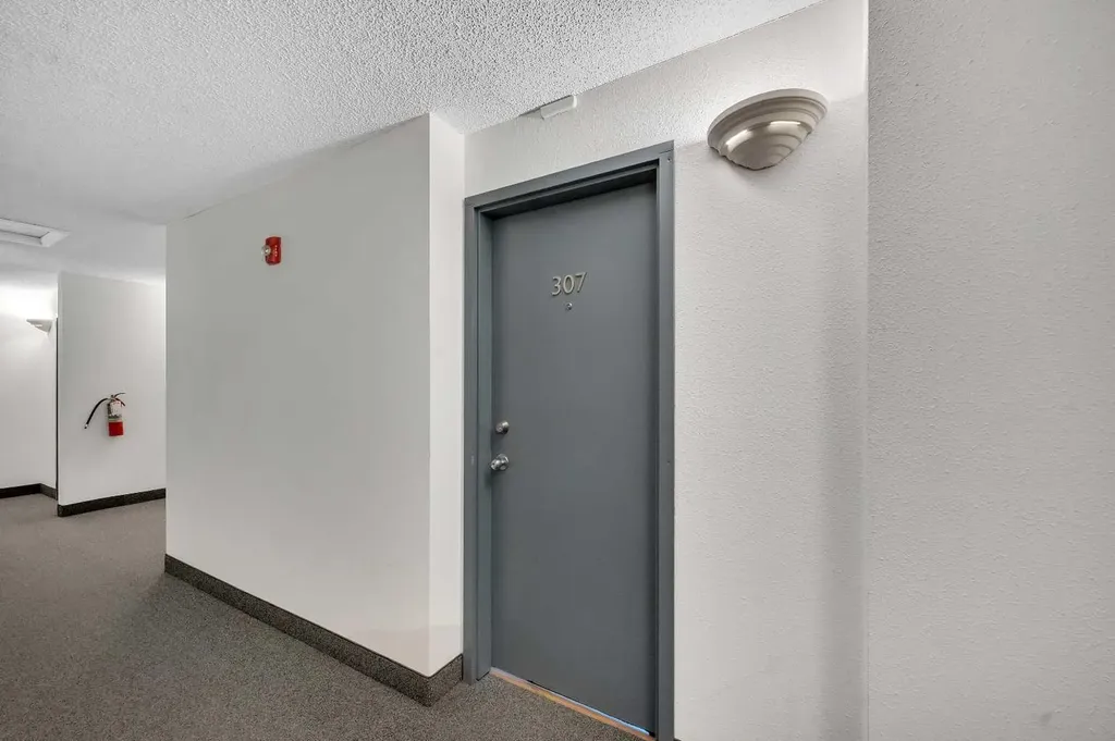 110 20 Avenue NE Calgary AB T2E 1P7