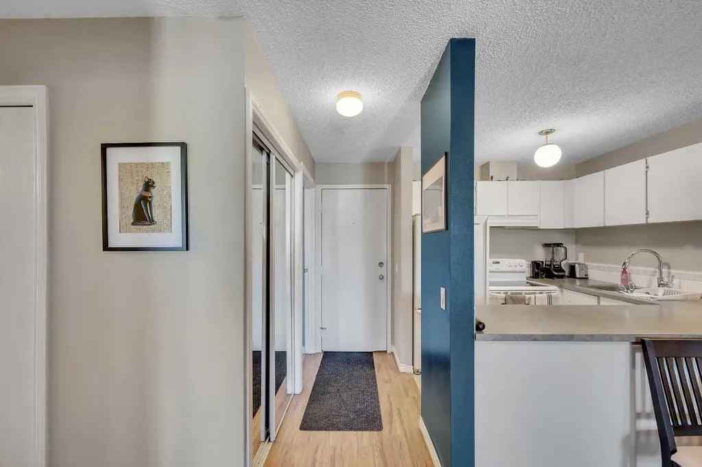 110 20 Avenue NE Calgary AB T2E 1P7