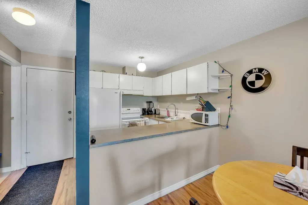 110 20 Avenue NE Calgary AB T2E 1P7