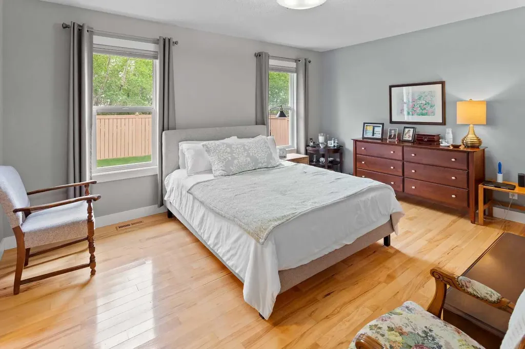 6807 37a Avenue Camrose AB T4V 5B8