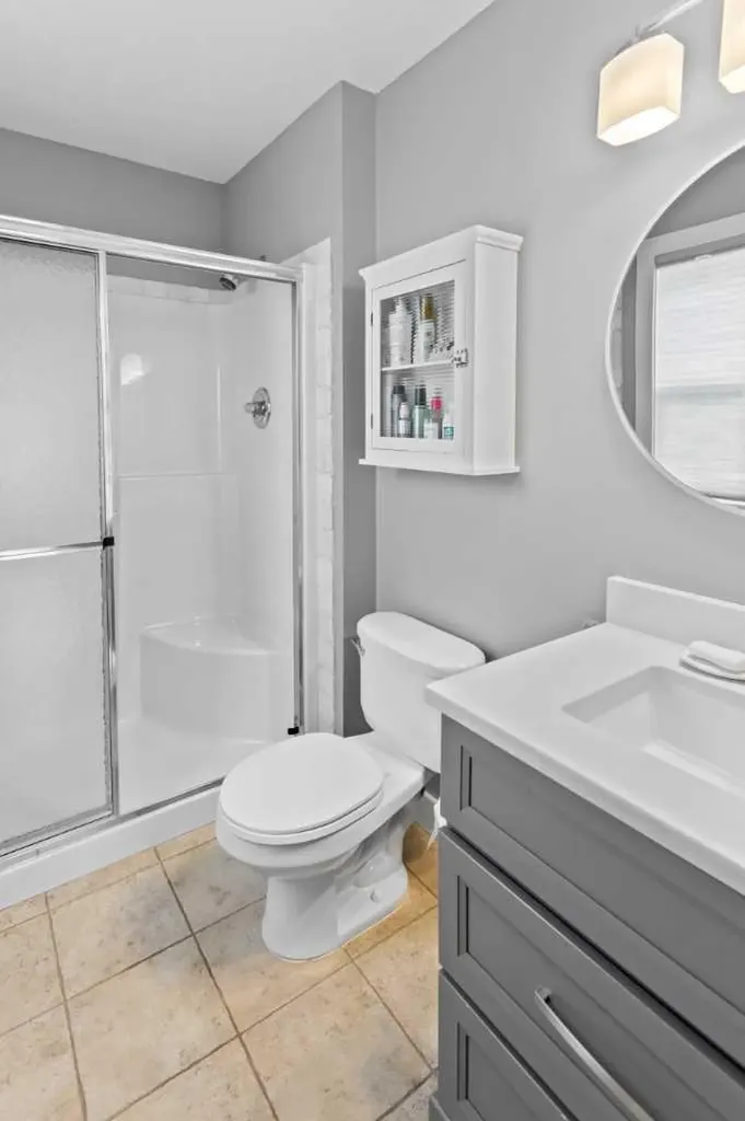 6807 37a Avenue Camrose AB T4V 5B8