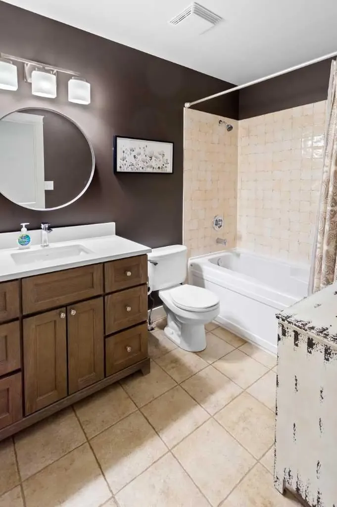 6807 37a Avenue Camrose AB T4V 5B8