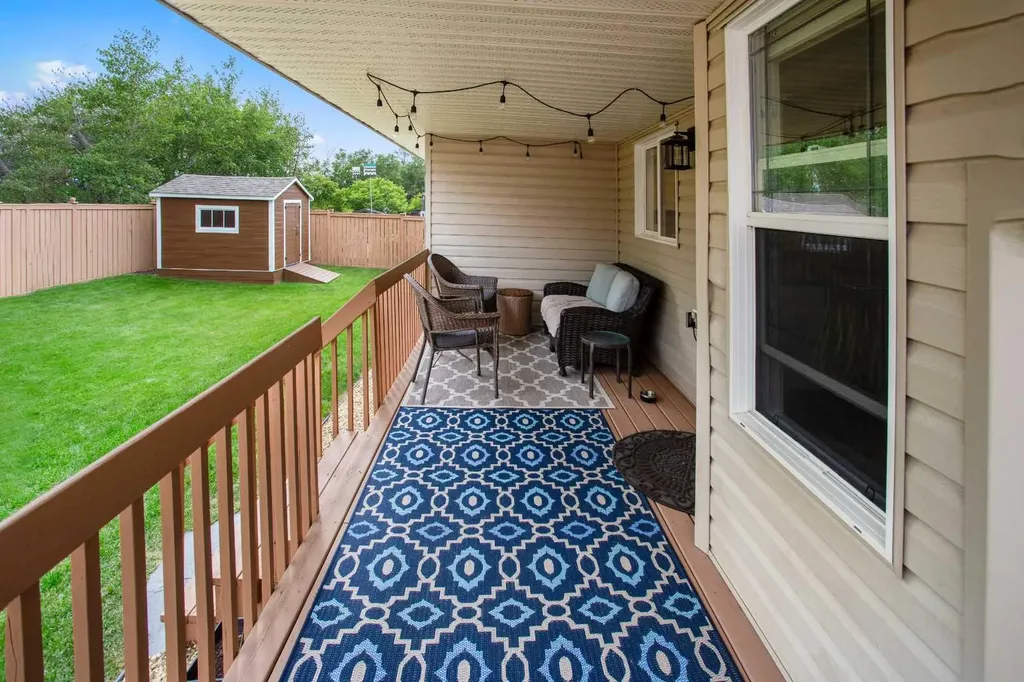6807 37a Avenue Camrose AB T4V 5B8