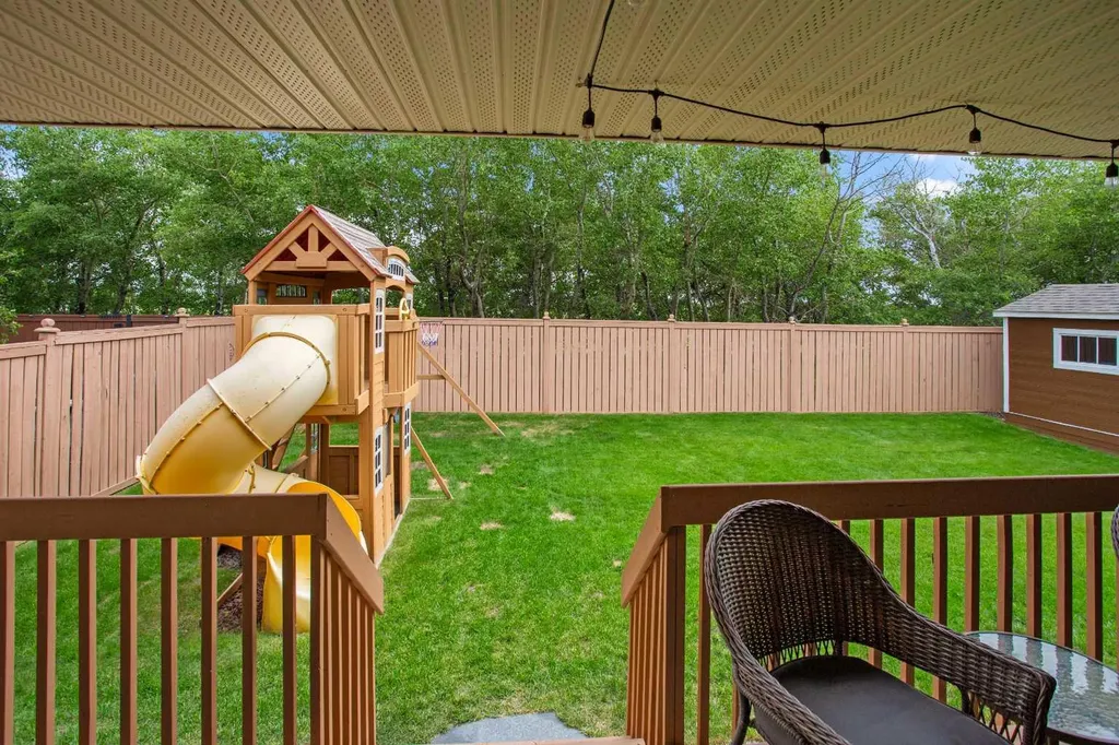 6807 37a Avenue Camrose AB T4V 5B8