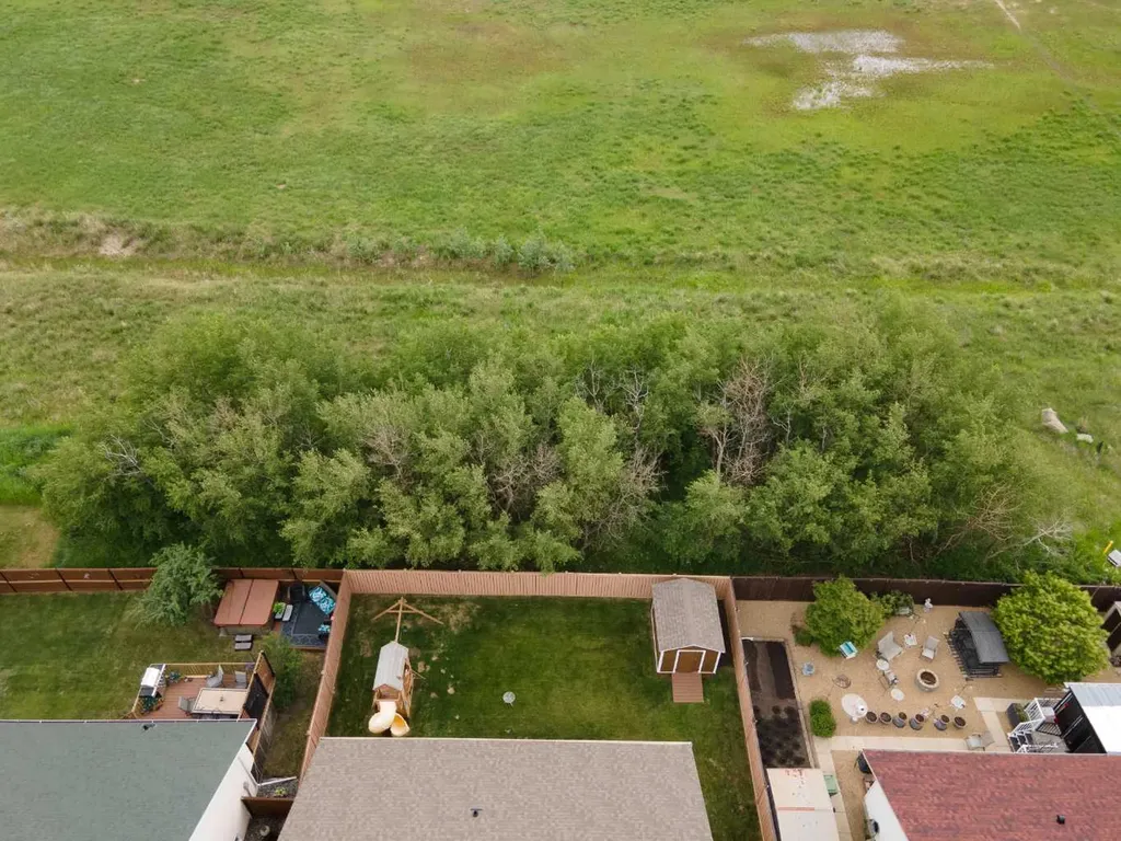 6807 37a Avenue Camrose AB T4V 5B8