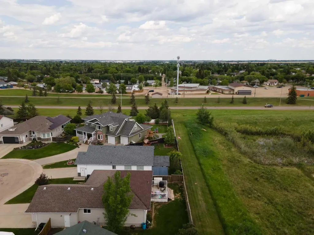 6807 37a Avenue Camrose AB T4V 5B8