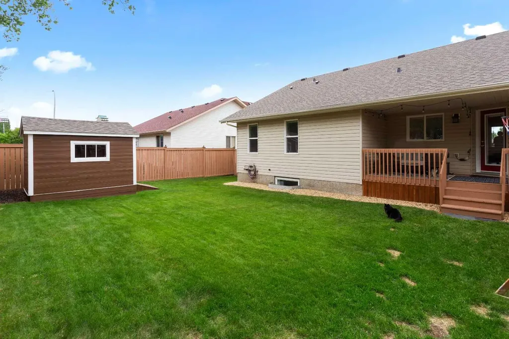 6807 37a Avenue Camrose AB T4V 5B8