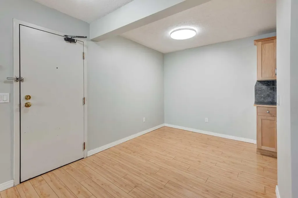 13045 6 Street SW Calgary AB T2W5H1