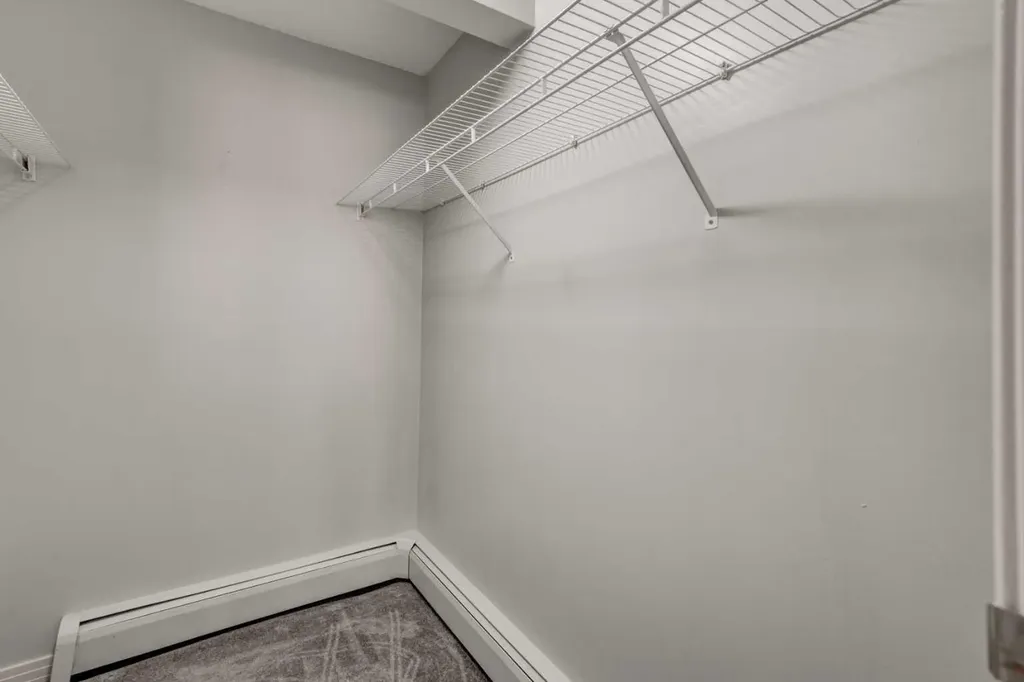 13045 6 Street SW Calgary AB T2W5H1