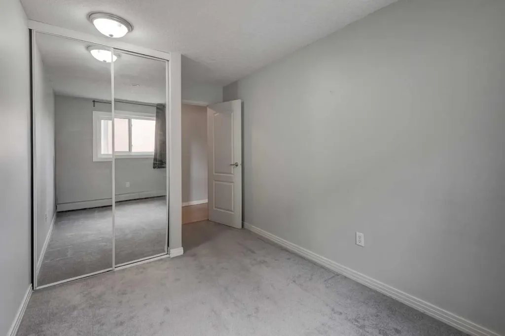 13045 6 Street SW Calgary AB T2W5H1