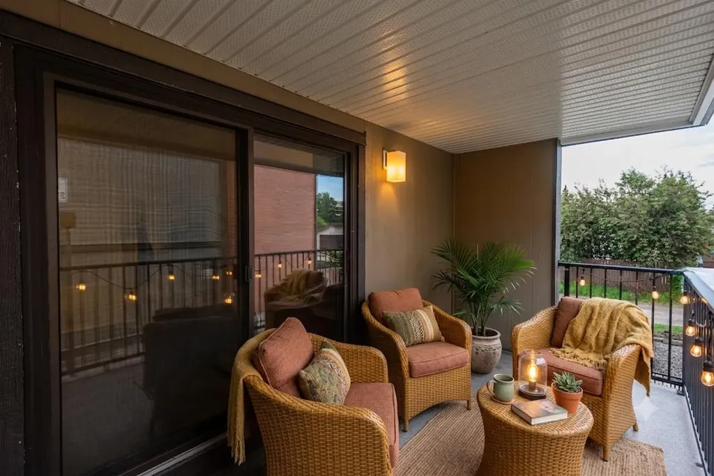 13045 6 Street SW Calgary AB T2W5H1