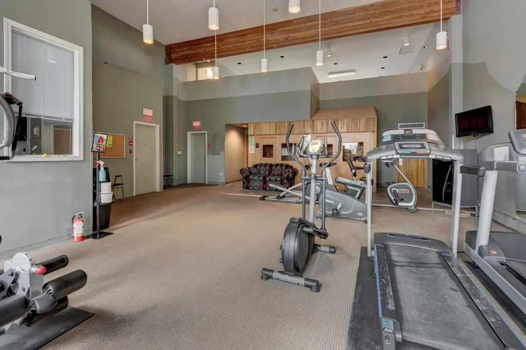 13045 6 Street SW Calgary AB T2W5H1