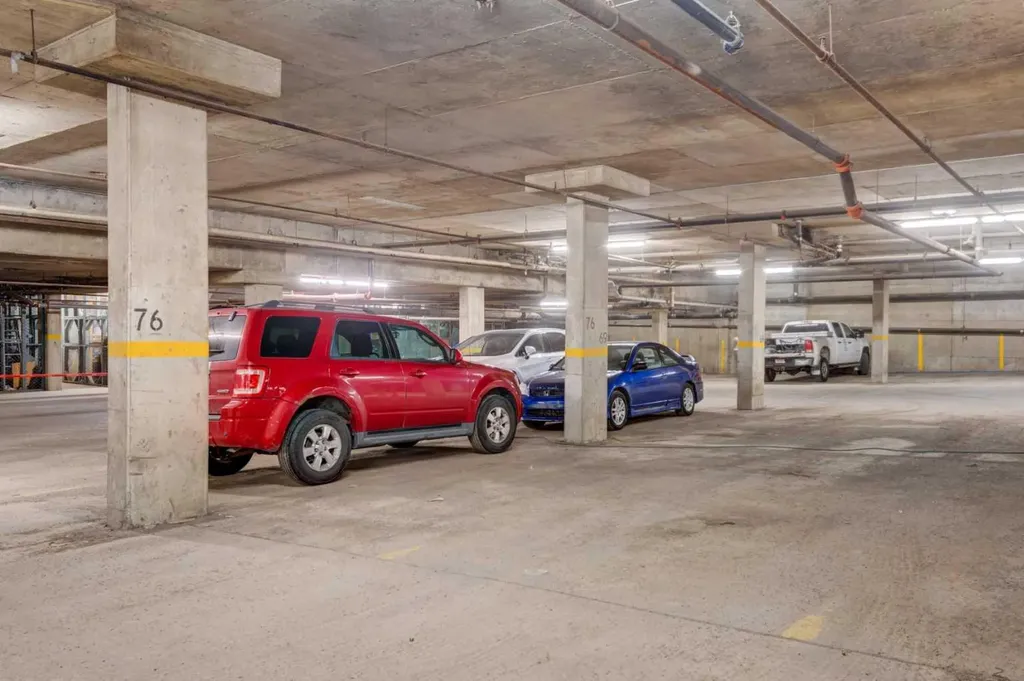 13045 6 Street SW Calgary AB T2W5H1