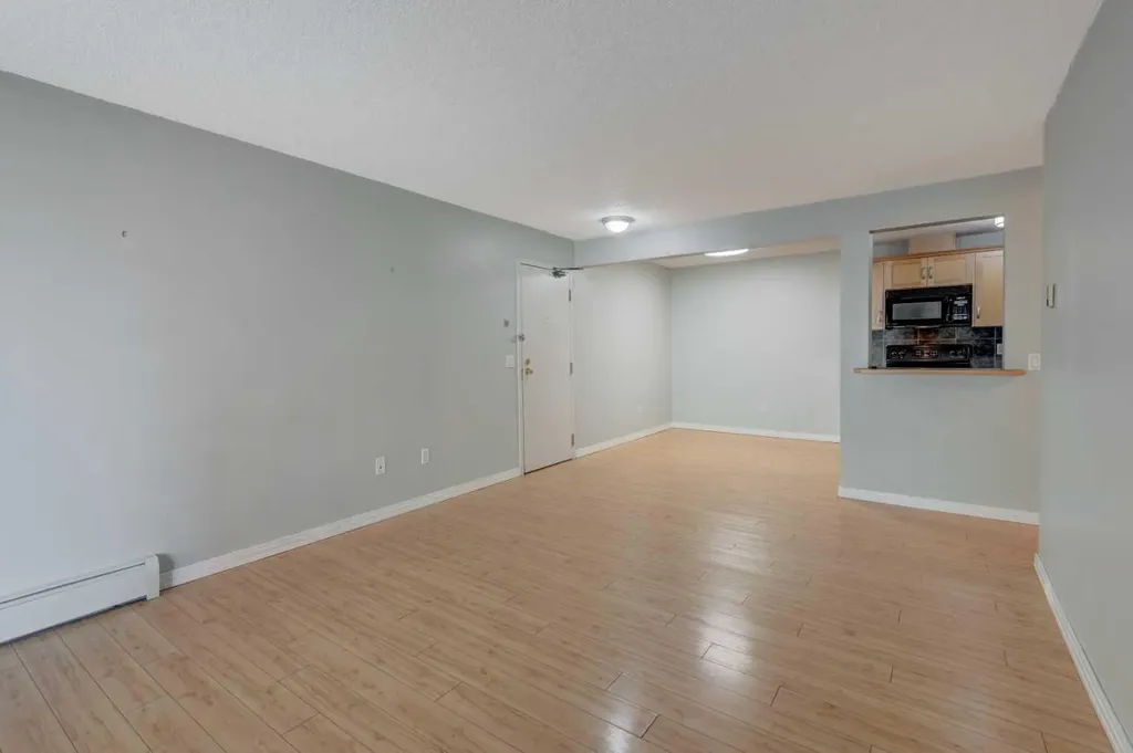 13045 6 Street SW Calgary AB T2W5H1