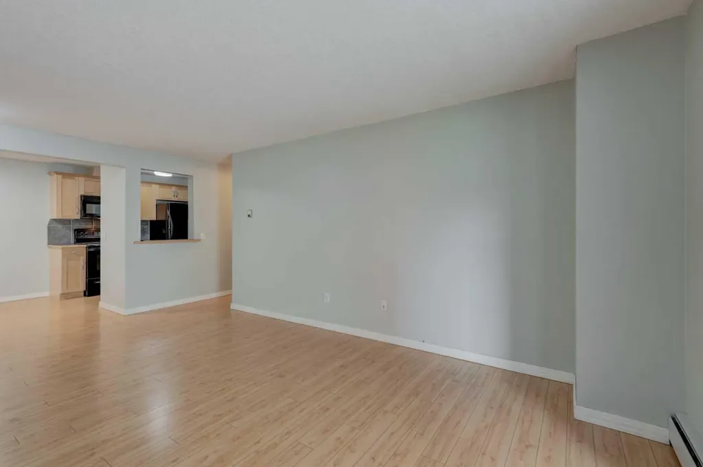 13045 6 Street SW Calgary AB T2W5H1