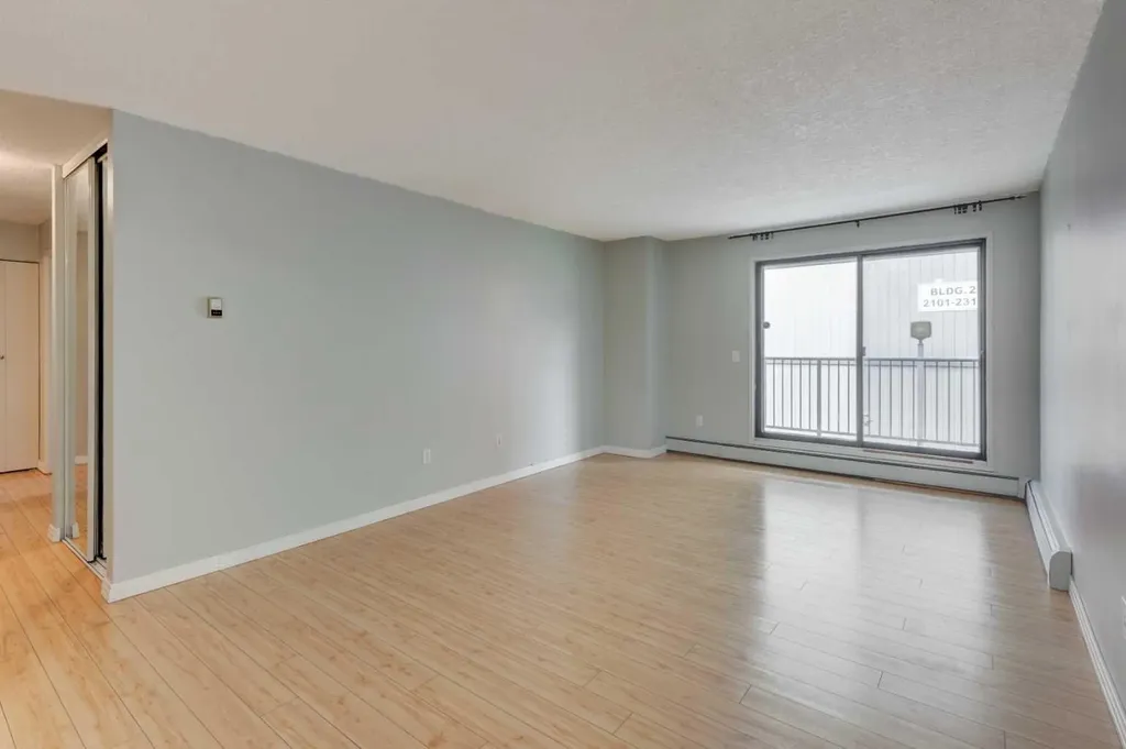 13045 6 Street SW Calgary AB T2W5H1