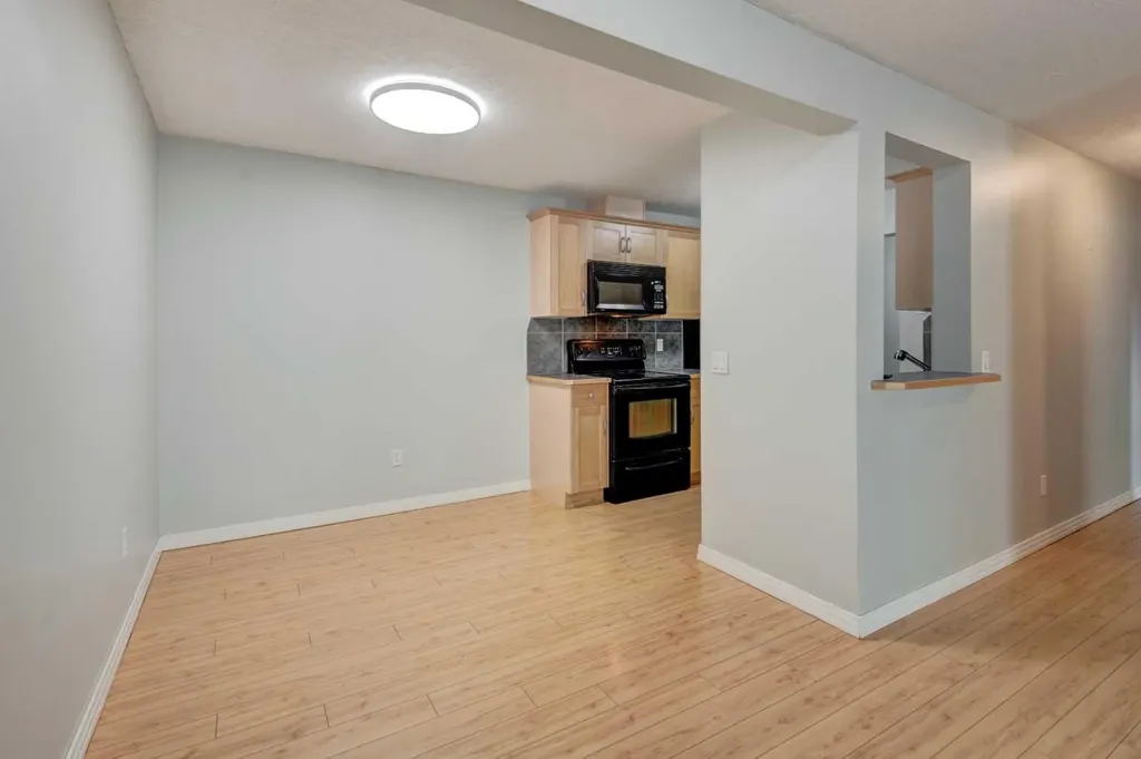 13045 6 Street SW Calgary AB T2W5H1