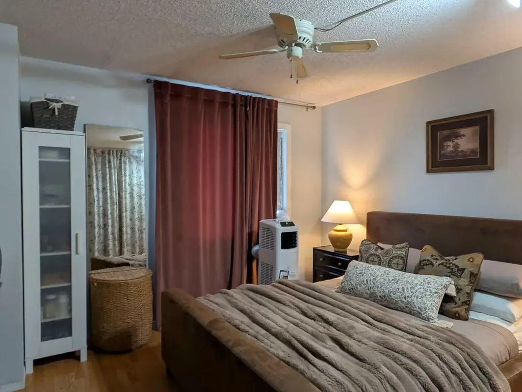 3745 Fonda Way SE Calgary AB T2A 5W7