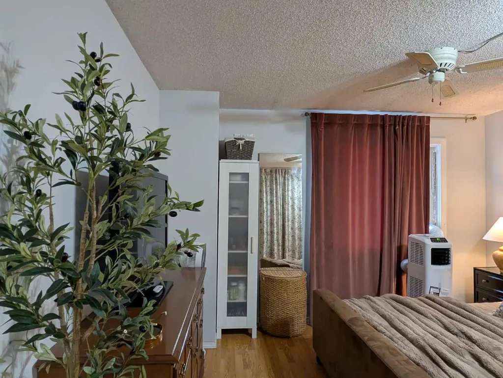 3745 Fonda Way SE Calgary AB T2A 5W7