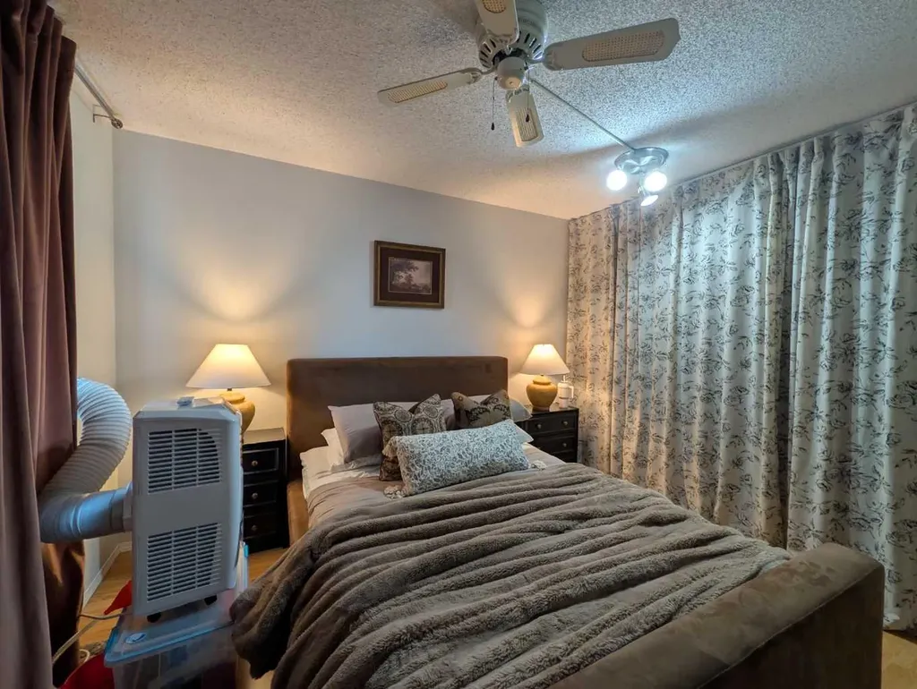 3745 Fonda Way SE Calgary AB T2A 5W7