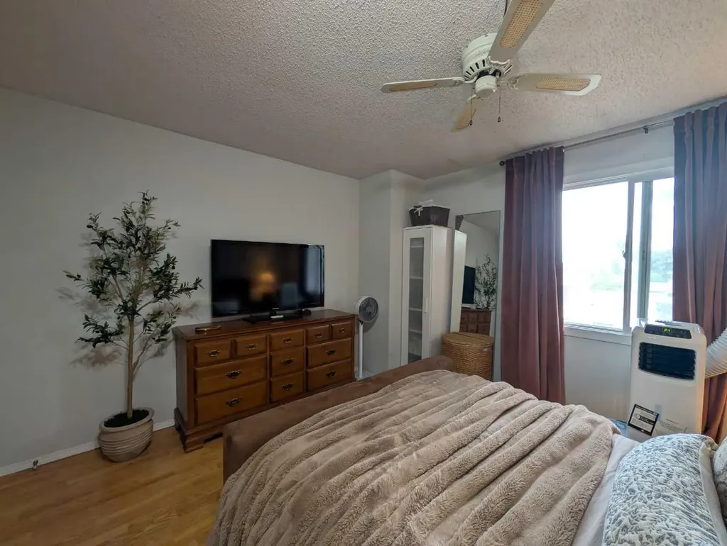 3745 Fonda Way SE Calgary AB T2A 5W7