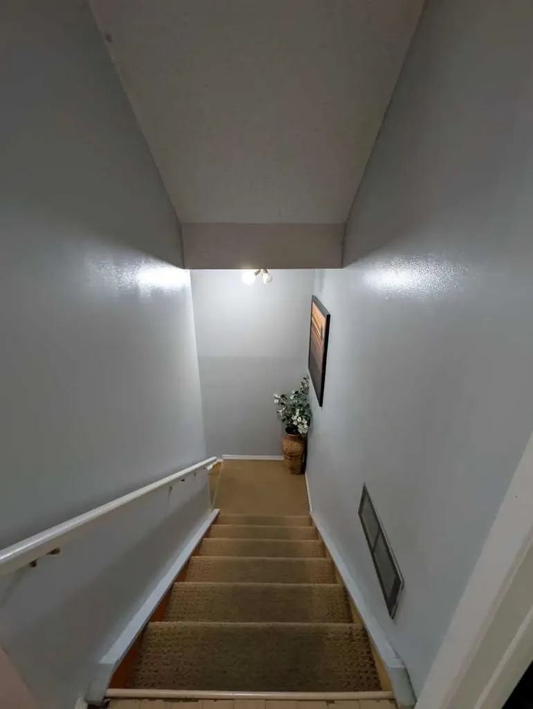 3745 Fonda Way SE Calgary AB T2A 5W7