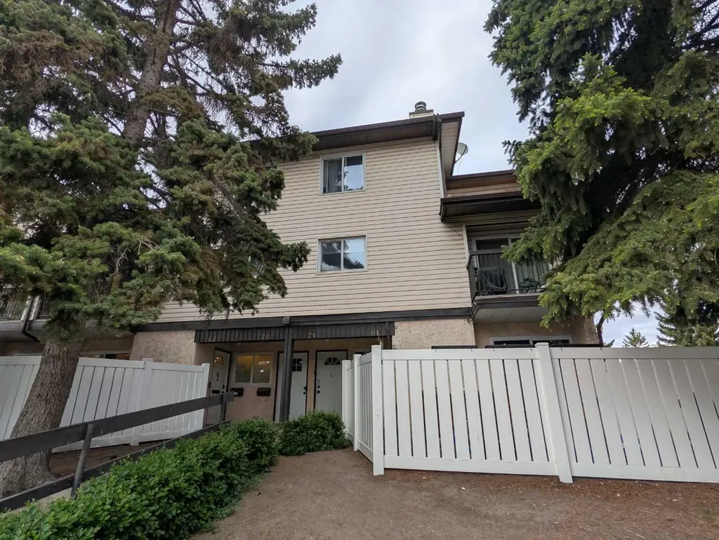 3745 Fonda Way SE Calgary AB T2A 5W7