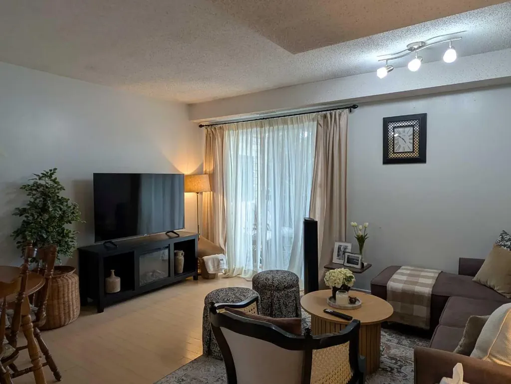 3745 Fonda Way SE Calgary AB T2A 5W7