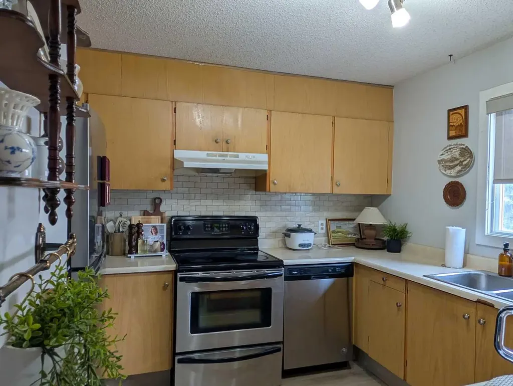3745 Fonda Way SE Calgary AB T2A 5W7