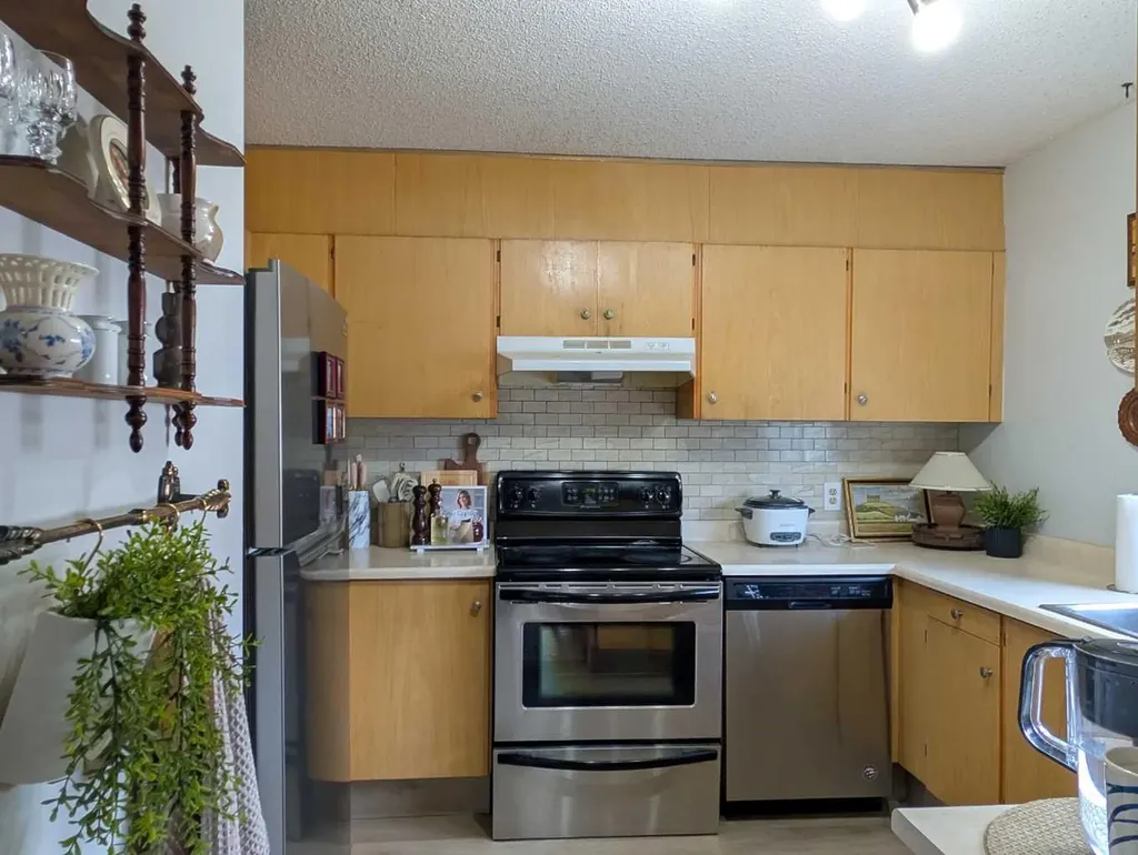 3745 Fonda Way SE Calgary AB T2A 5W7