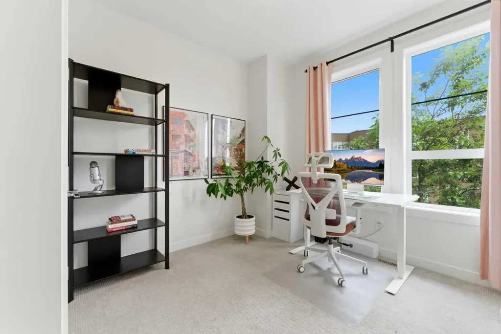 713 5 Street NE Calgary AB T2E 3W7