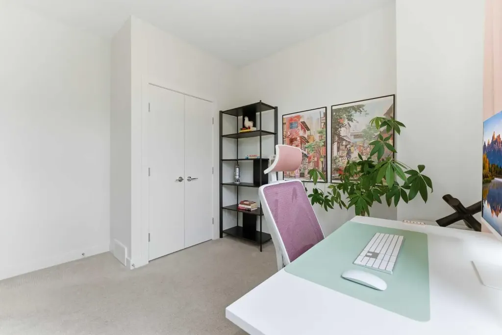 713 5 Street NE Calgary AB T2E 3W7